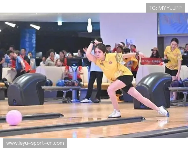 保龄球连中策动全场欢呼的体验之旅